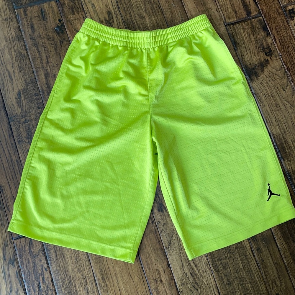 Nike Jordan basketball Shorts Size: Youth Large